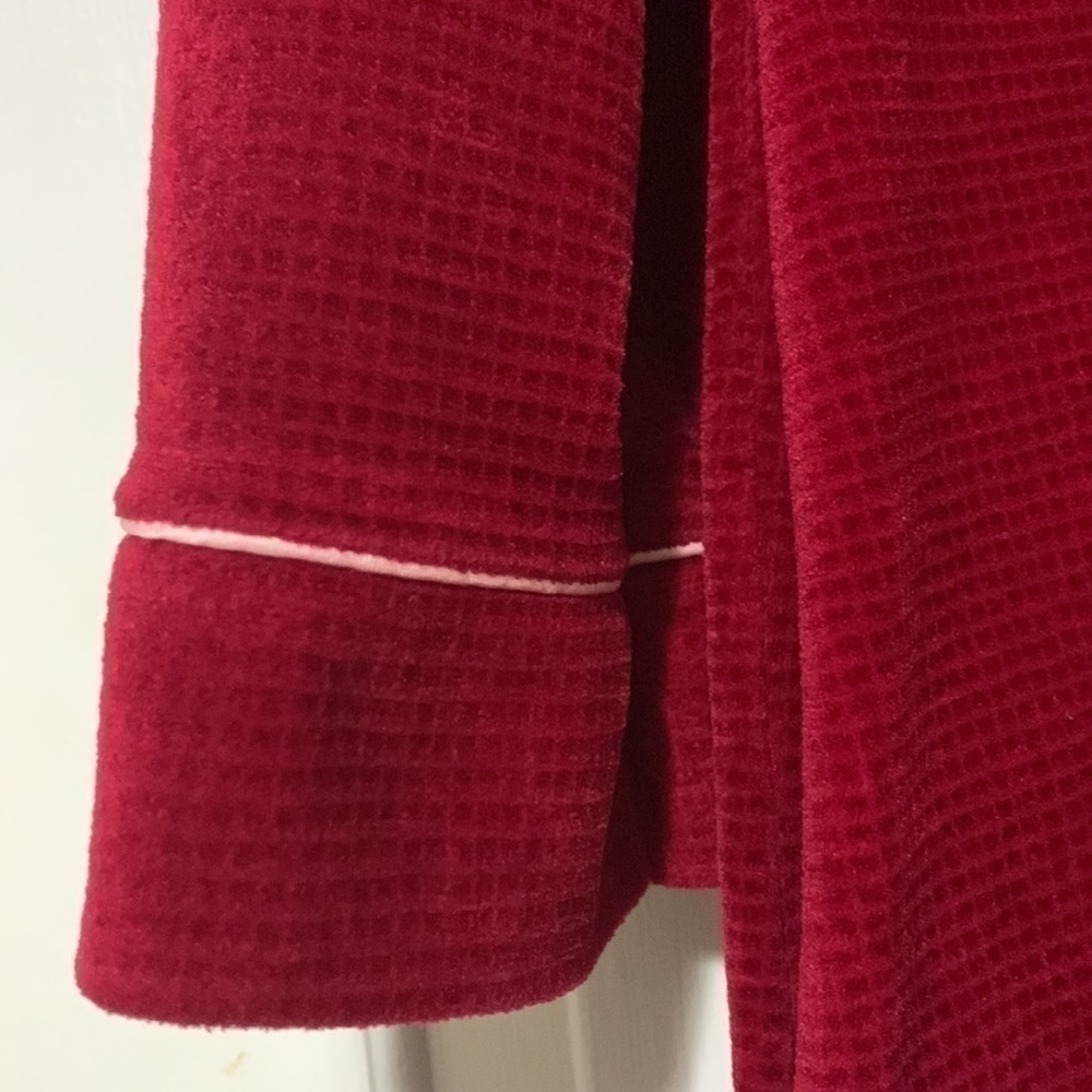 Vintage Heather Collection burgundy housecoat - Picture 6 of 14